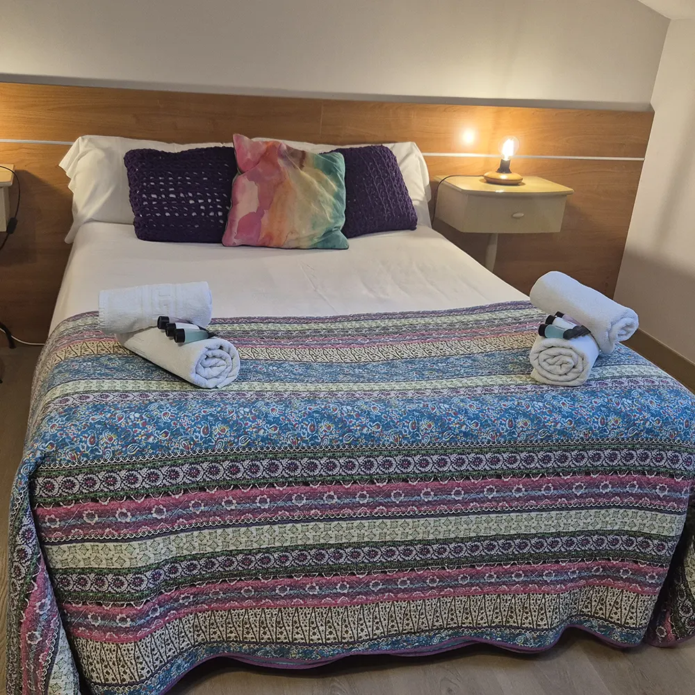 Hostal Bavieca en Medinaceli habitación abuhardillada individual